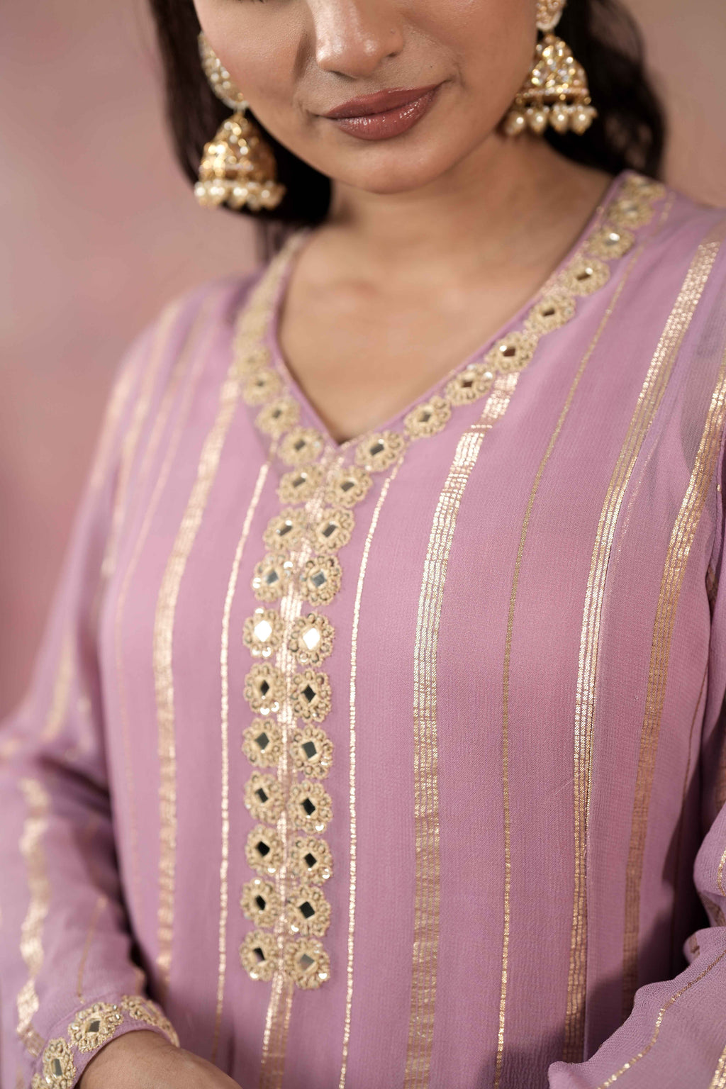 V-NECK STRAIGHT KURTA SET