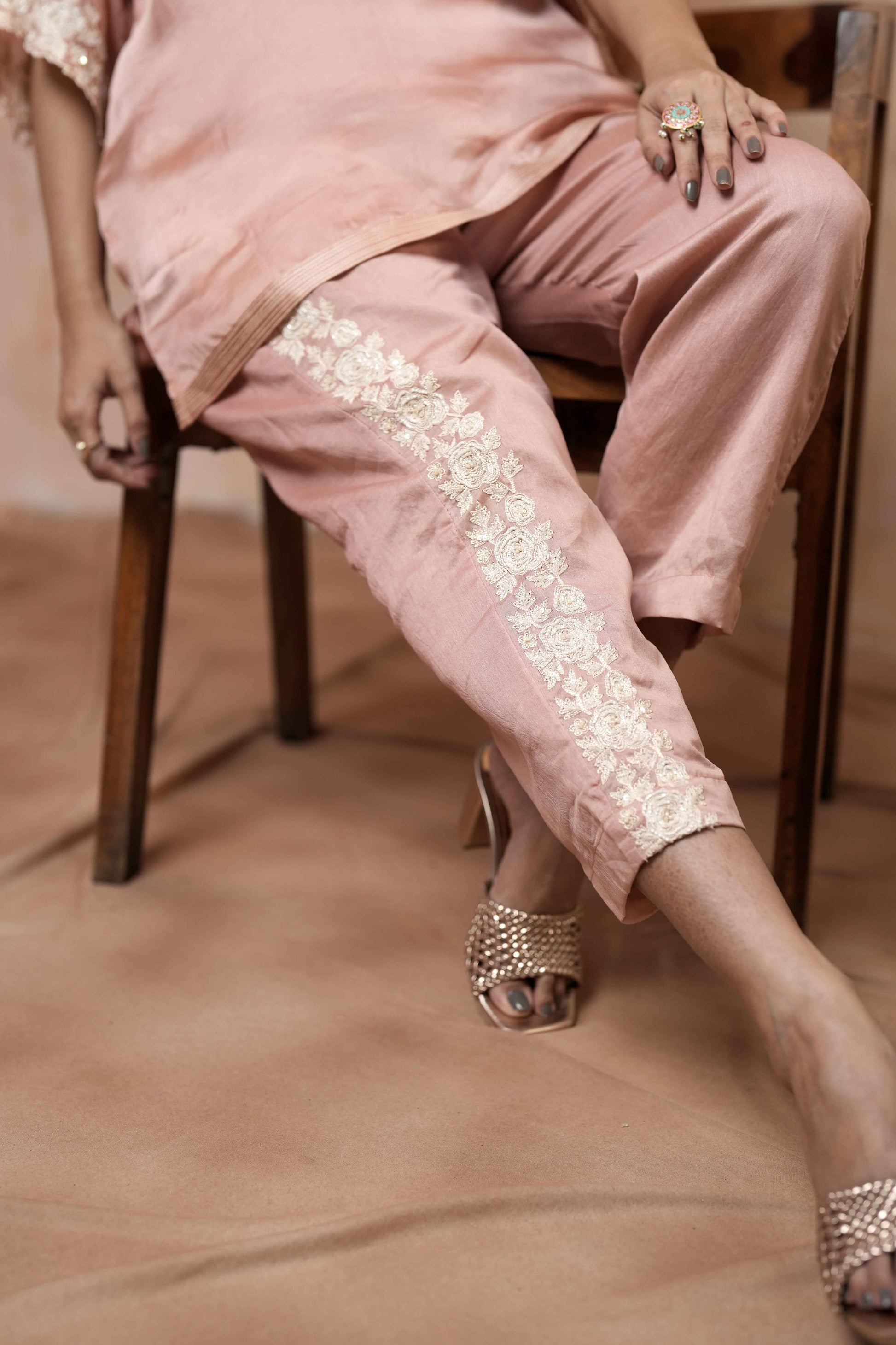 DROP SHOULDER TUNIC SET WITH EMBROIDERED PANTS