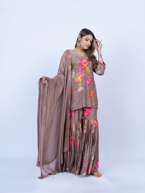 Embroidered sleeveless jumpsuit